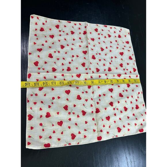 Vintage Cloth Napkins- Hearts cream- valentines- set of 4- 16 x 16" - Picture 5 of 5
